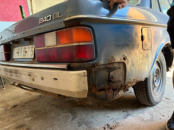 Volvo 240 14 of 15