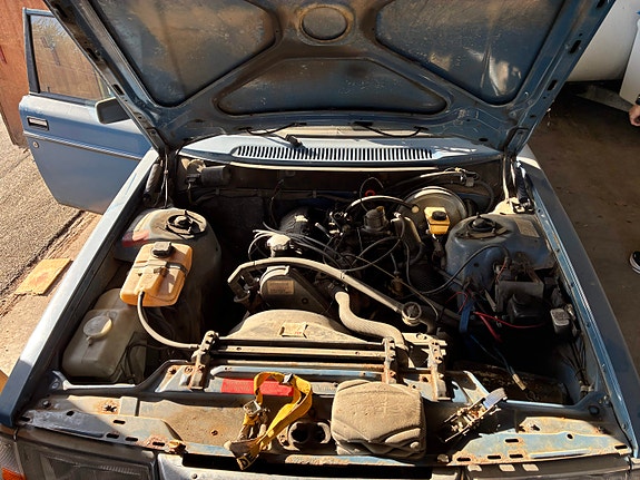 Volvo 240 11 of 15