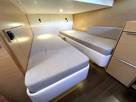 Bavaria 360 Sport Open Volvo Penta D3-220 EVC 2015 10 of 12