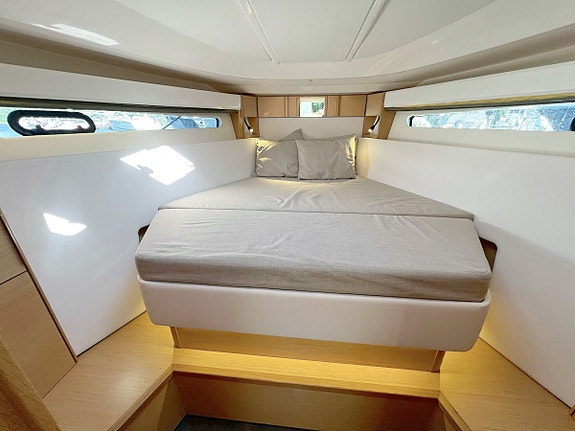 Bavaria 360 Sport Open Volvo Penta D3-220 EVC 2015 11 of 12