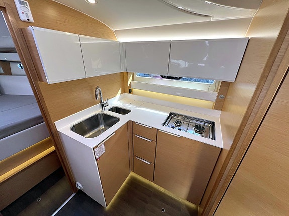 Bavaria 360 Sport Open Volvo Penta D3-220 EVC 2015 9 of 12