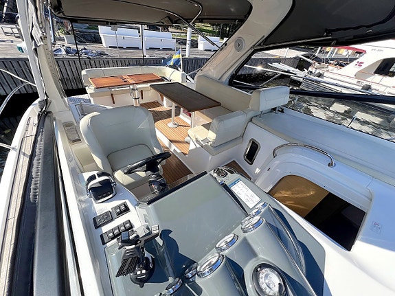 Bavaria 360 Sport Open Volvo Penta D3-220 EVC 2015 6 of 12