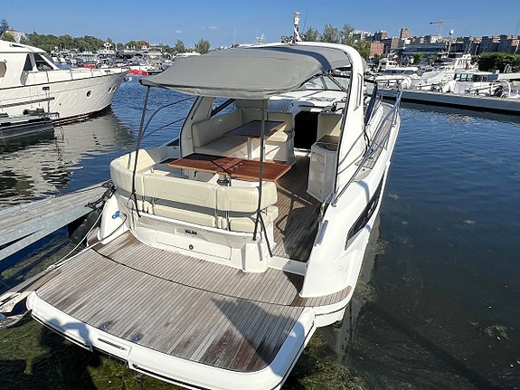 Bavaria 360 Sport Open Volvo Penta D3-220 EVC 2015 2 of 12