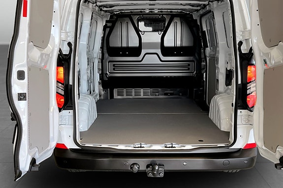 Ford Transit Custom 13 of 14