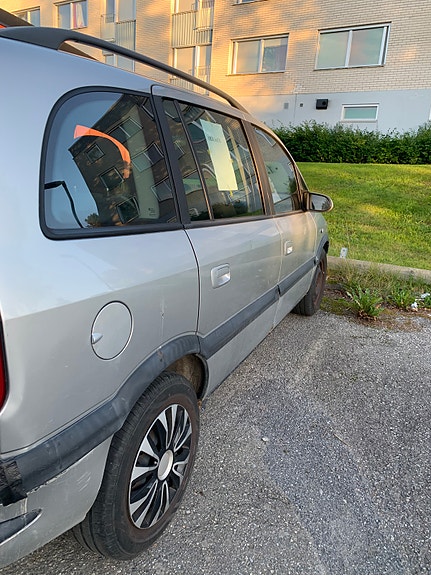 Opel Zafira 4 of 10