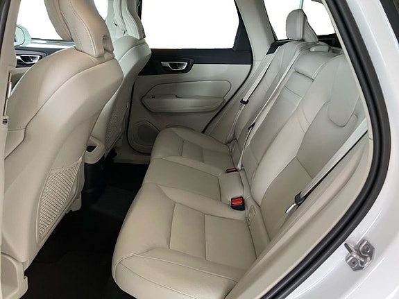 Volvo XC60 7 of 15