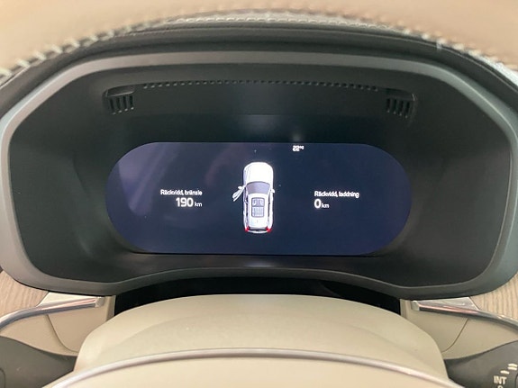 Volvo XC60 12 of 15