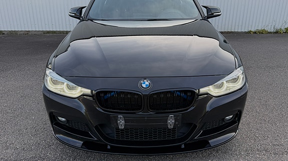 BMW 318d 4 of 24