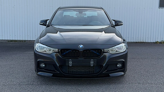 BMW 318d 3 of 24
