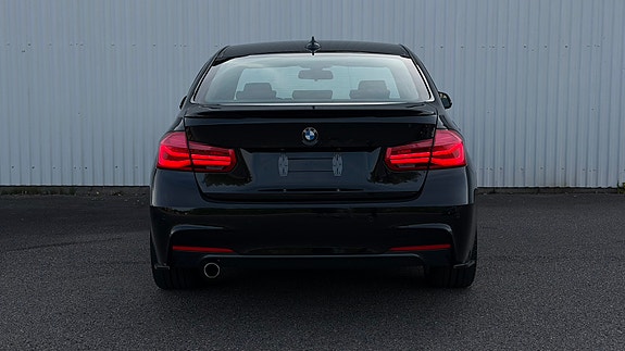 BMW 318d 9 of 24