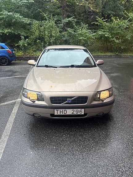 Volvo S60 7 of 9