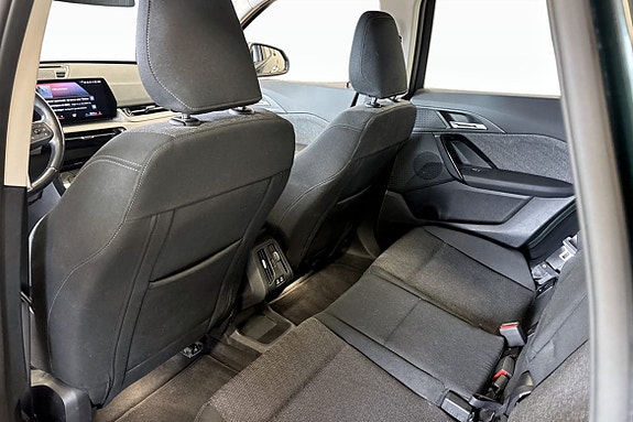 BMW iX1 8 of 9