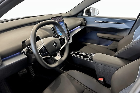 Volvo EX30 6 of 12