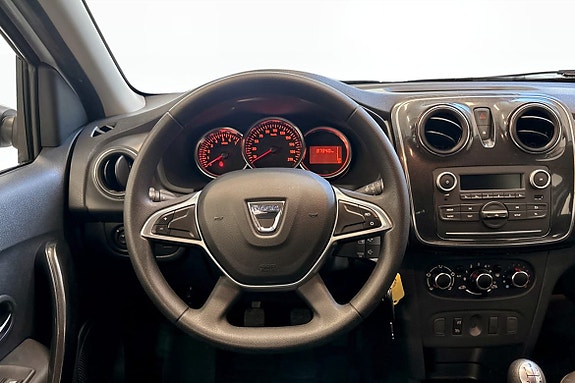 Dacia Sandero 10 of 12