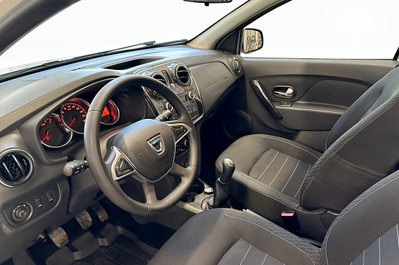 Dacia Sandero 8 of 12