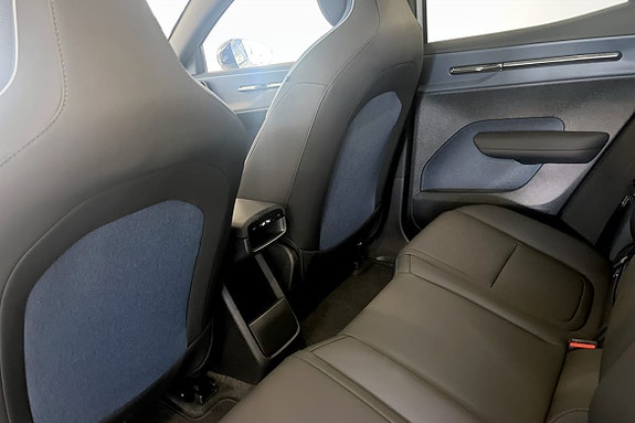 Volvo EX30 8 of 9
