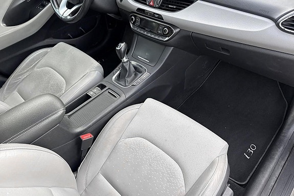 Hyundai i30 13 of 24