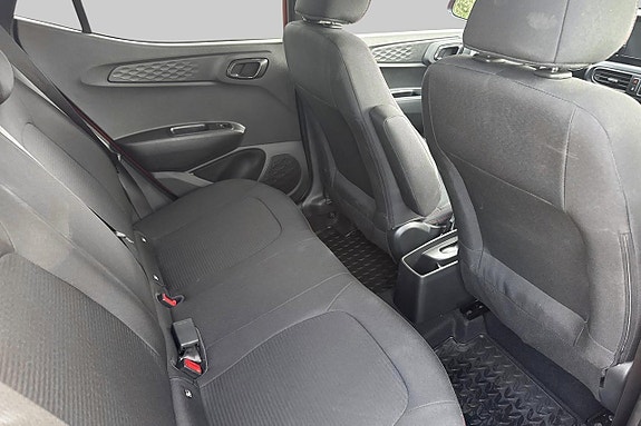 Hyundai i10 10 of 26