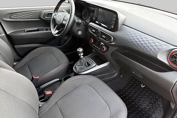 Hyundai i10 13 of 26