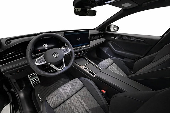 Volkswagen Passat 11 of 16