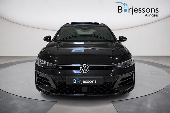 Volkswagen Passat 2 of 16