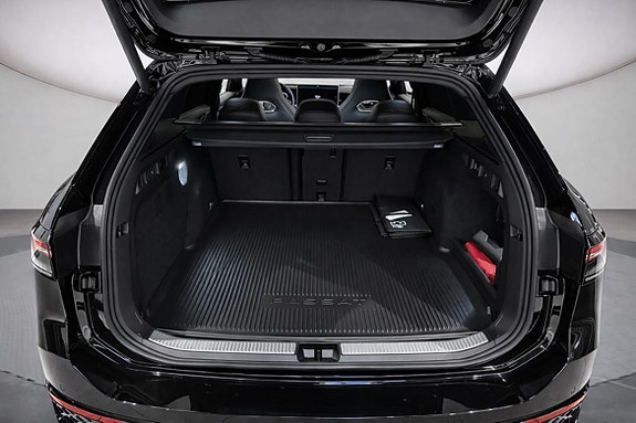 Volkswagen Passat 9 of 16