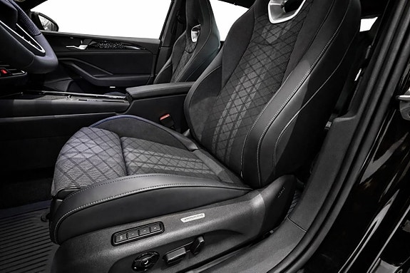 Volkswagen Passat 12 of 16