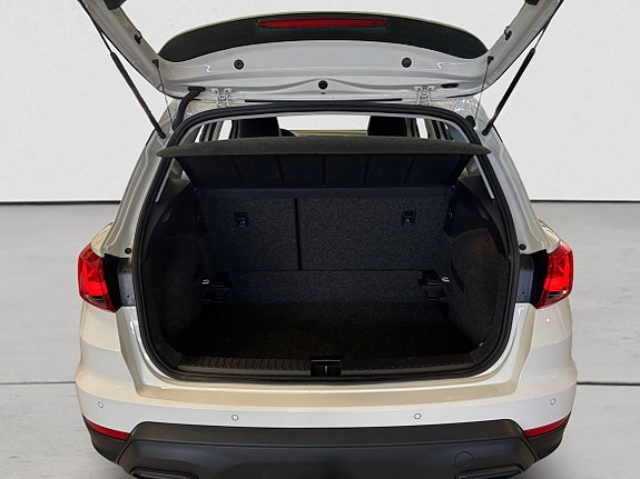 Seat Arona 16 of 17