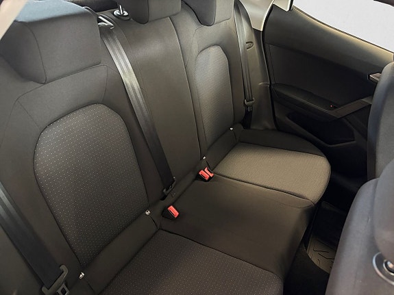 Seat Arona 15 of 17