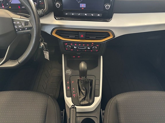 Seat Arona 12 of 17