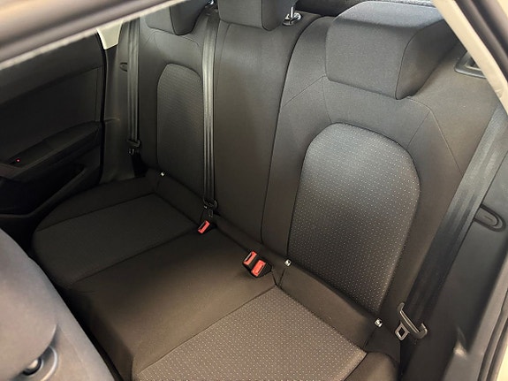 Seat Arona 13 of 17
