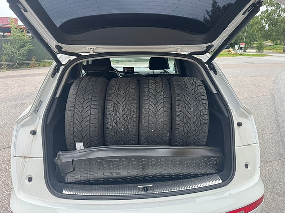Audi Q5 2 of 16
