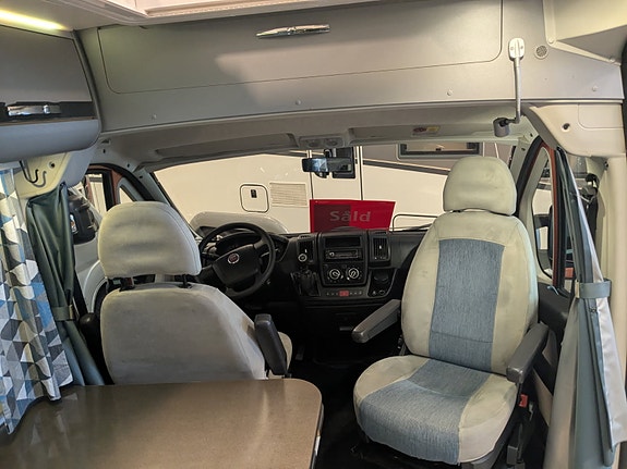 Adria Twin SPTitan 3 of 5