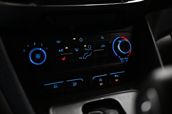 Ford Transit Connect 18 of 27