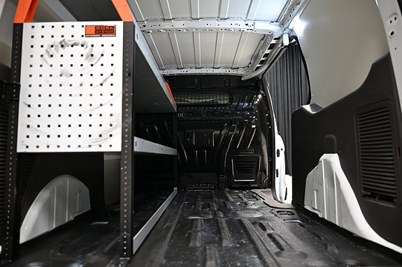Ford Transit Connect 7 of 27