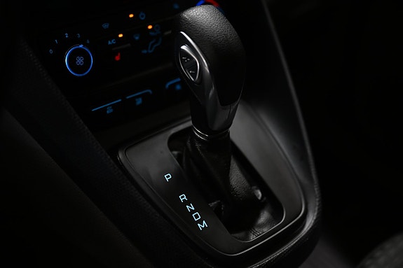 Ford Transit Connect 16 of 27