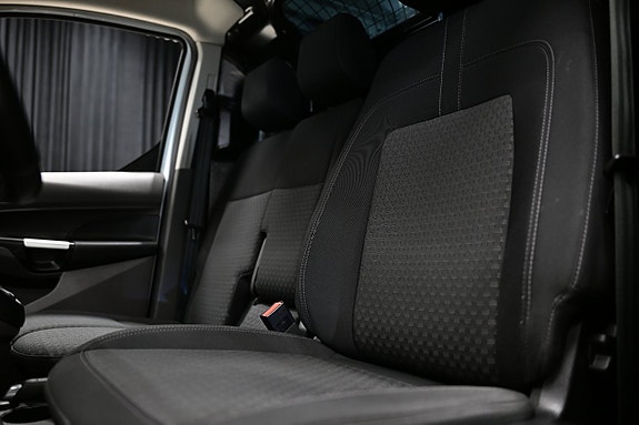 Ford Transit Connect 17 of 27