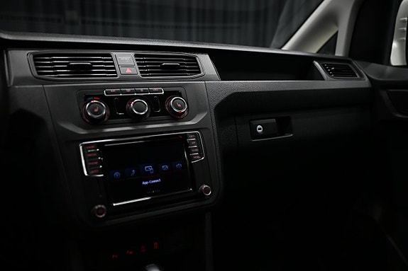 Volkswagen Caddy 27 of 30