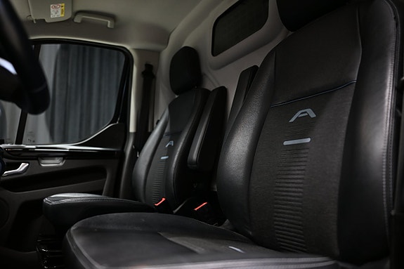 Ford Transit Custom 23 of 30