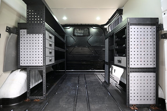 Ford Transit Custom 9 of 30