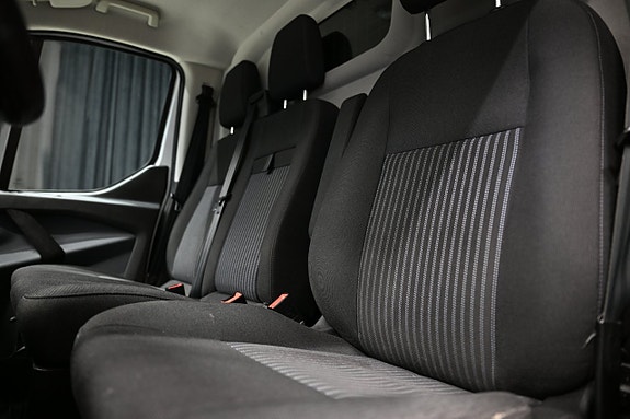 Ford Transit Custom 26 of 30