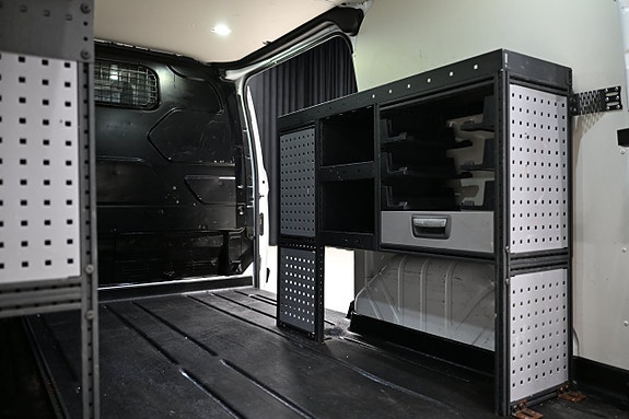 Ford Transit Custom 12 of 30