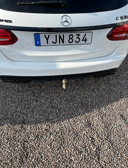 Mercedes-Benz C63 3 of 8
