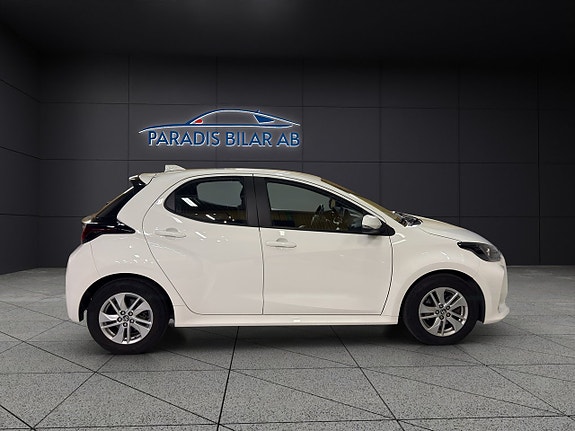 Toyota Yaris 6 of 30