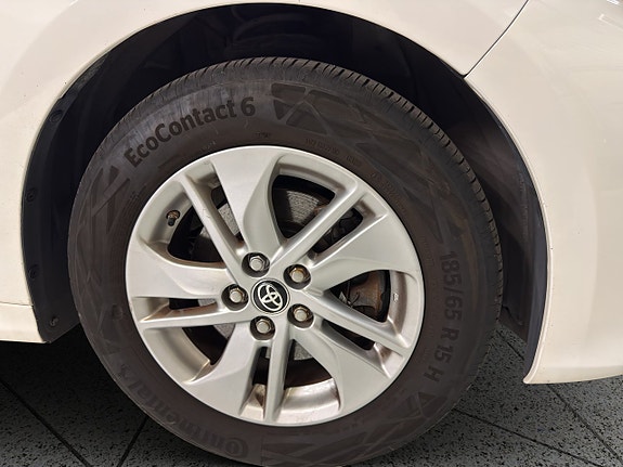 Toyota Yaris 14 of 30