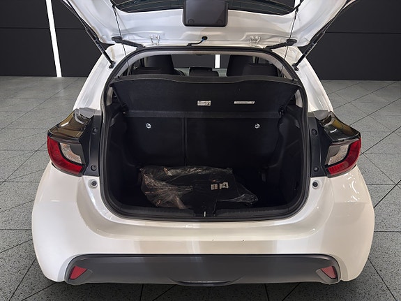 Toyota Yaris 17 of 30