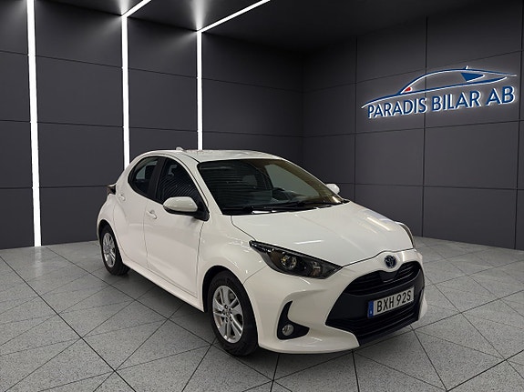 Toyota Yaris 7 of 30