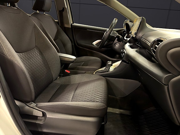Toyota Yaris 21 of 30