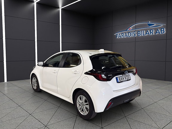 Toyota Yaris 3 of 30
