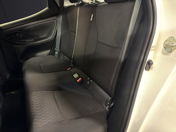 Toyota Yaris 22 of 30